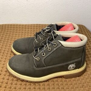 Timberland Nellie Chukka Womens Sz 6M Waterproof Suede Leather Low Top Boots